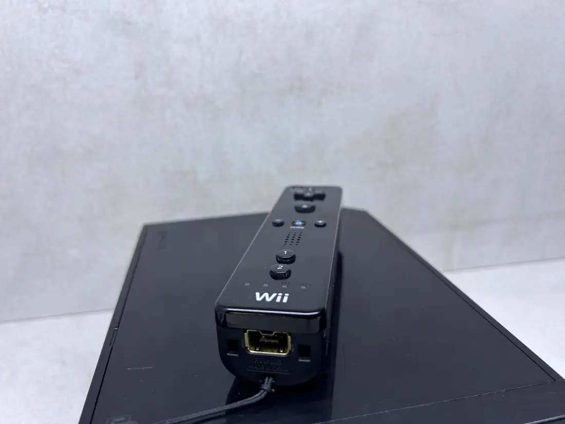 Nintendo Wii > 64gb / 368 igara / + Emulatori / BLACK
