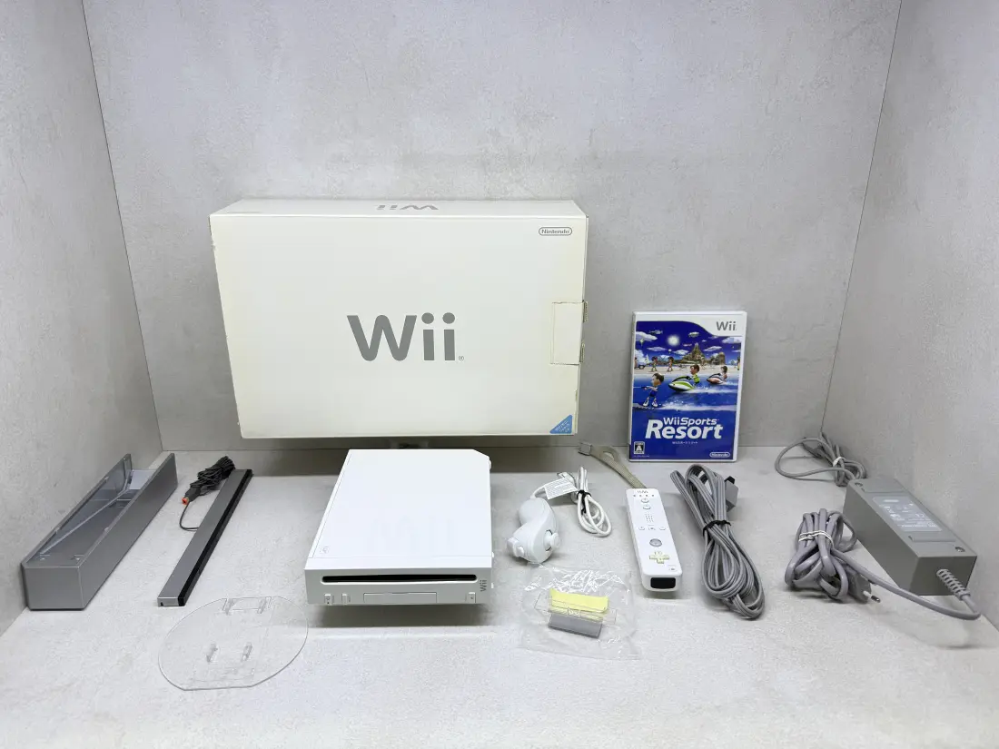 Nintendo Wii > 64gb / 368 igara / + Emulatori / + CD Wii Sport Resort / ORIGINAL JAPAN