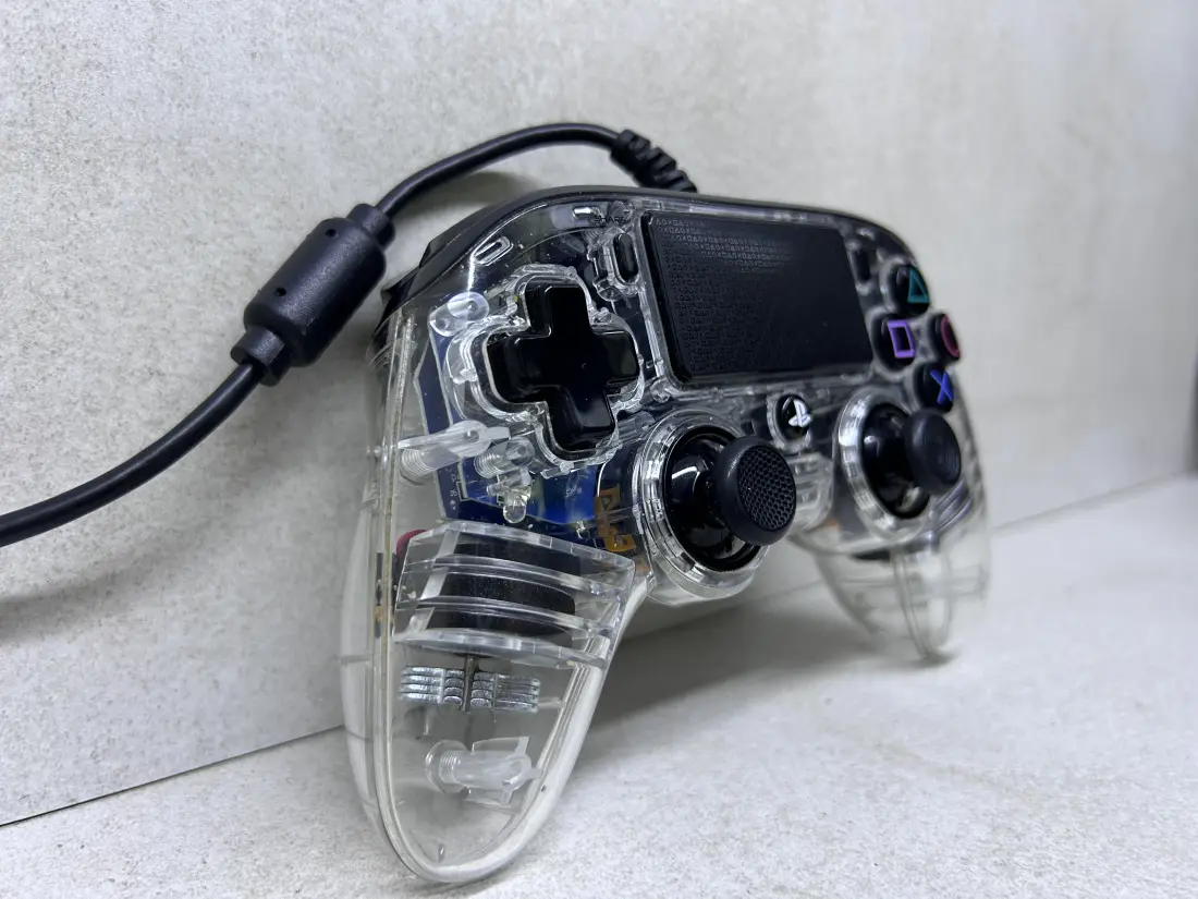PS4 > Džojstik / Crystal BLUE / Nacon Wired Controller