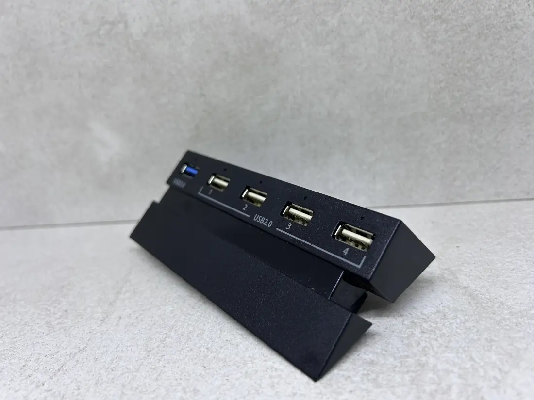 PS4 > USB Hub for Gaming / 1x PORT 3.0 + 4x PORT 2.0 / EXTRA