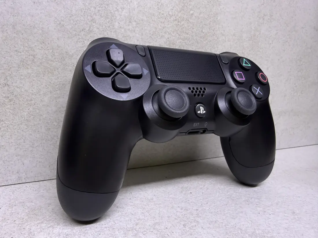 PS4 > Džojstik / BLACK / Dualshock 4 V2 / NOVO