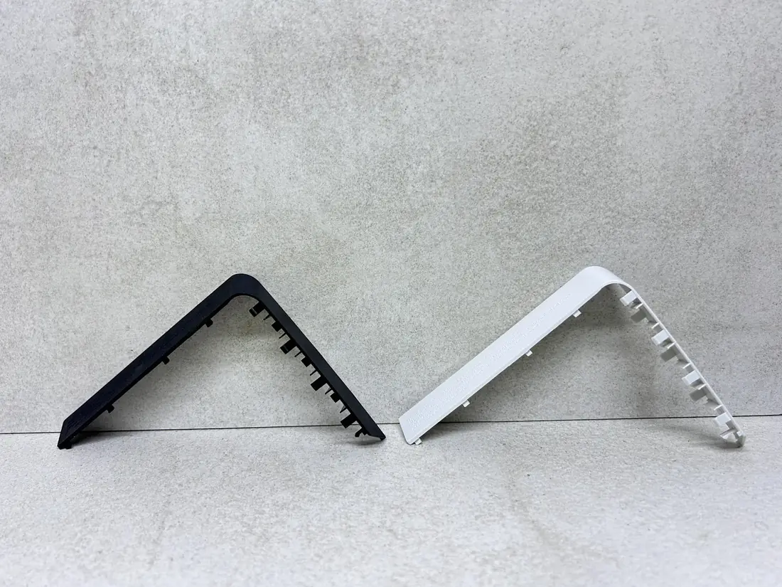 PS4 Slim > Poklopac za HDD / Lajsna kod harda / 2 boje
