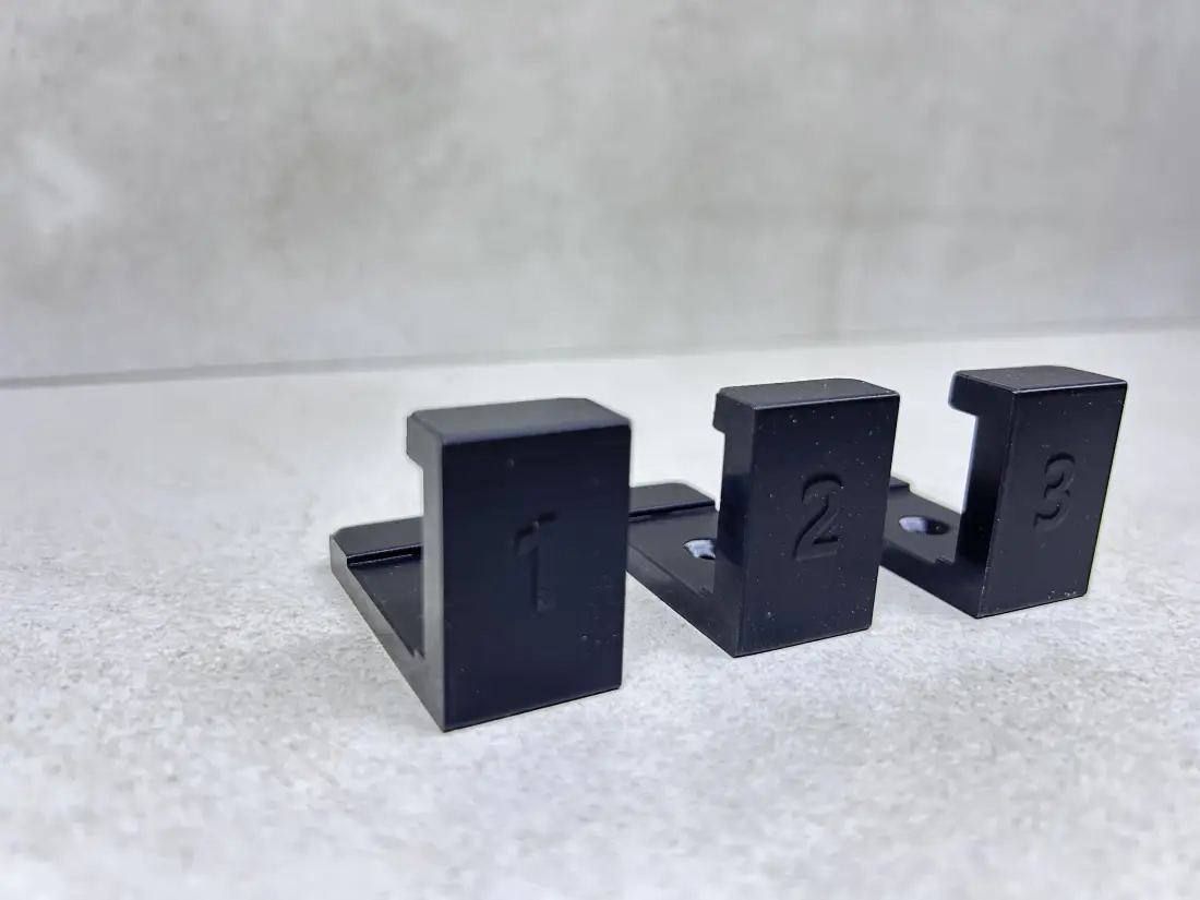 PS4 Slim > Stand za zid / Wall Mount