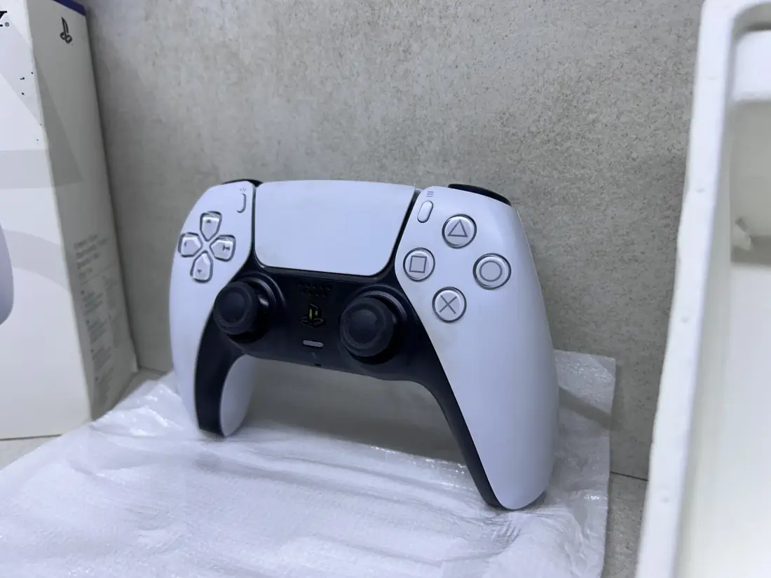 PS5 > Džojstik / DualSense Wireless / WHITE / + Kutija