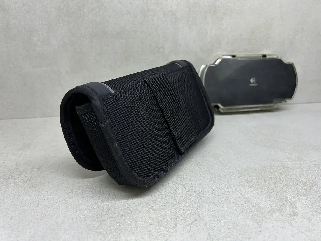 PSP > Futrola + Case / ORIGINAL sa metalnim zigom