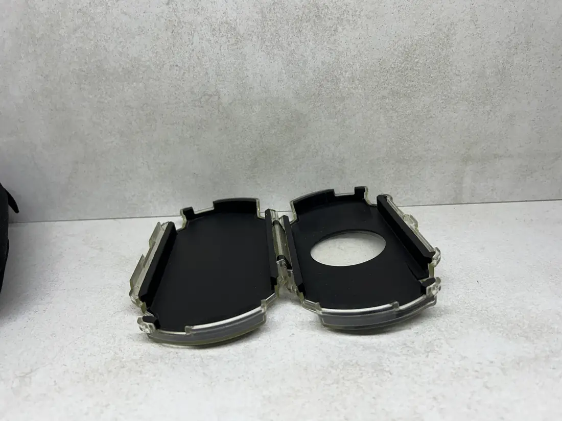 PSP > Futrola + Case / ORIGINAL sa metalnim zigom