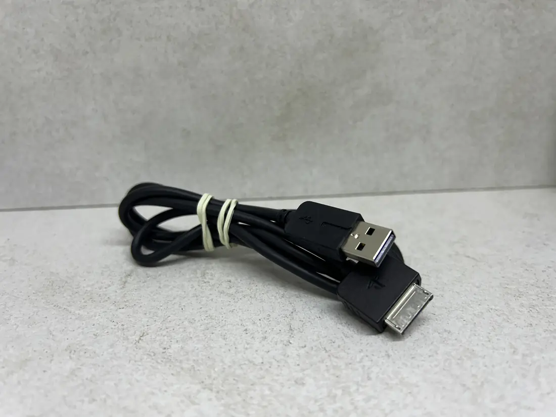 PSP GO > USB transfer kabl / Charger / ORIGINAL