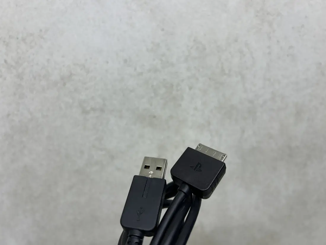 PSP GO > USB transfer kabl / Charger / ORIGINAL