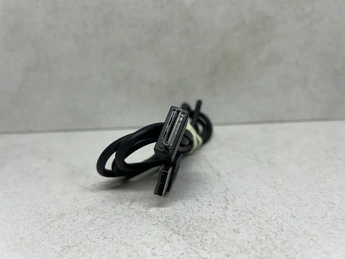 PSP GO > USB transfer kabl / Charger / ORIGINAL