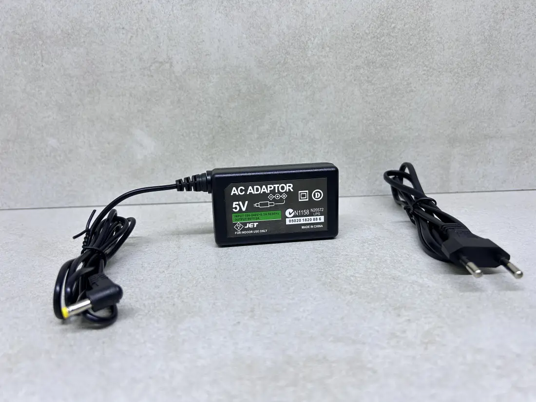 PSP 1000, 2000 i 3000 > Punjac / AC Adapter + kablovi