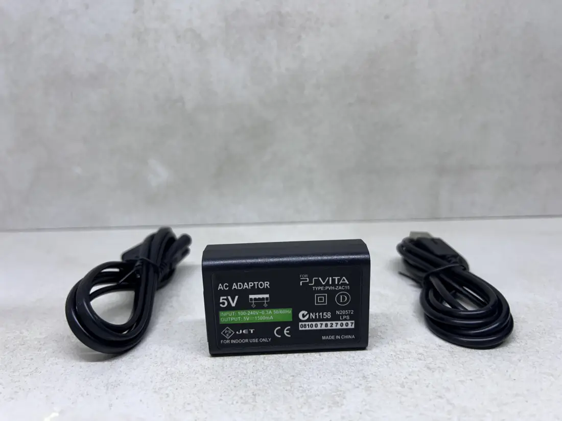 PS Vita > Punjac / AC Adapter + kablovi