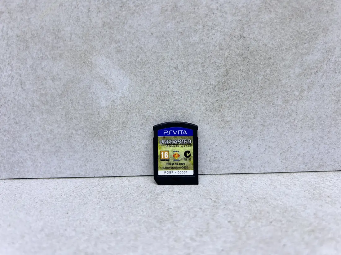 Uncharted Golden Abyss - PS Vita igra (BR.2)