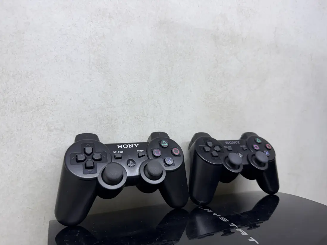 PS3 > 40gb / 10 igara / GTA V + Minecraft …