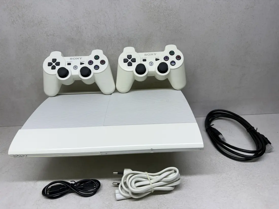 PS3 Super Slim > 500gb / 40 igara / GTA V + Minecraft … / + Online / WHITE