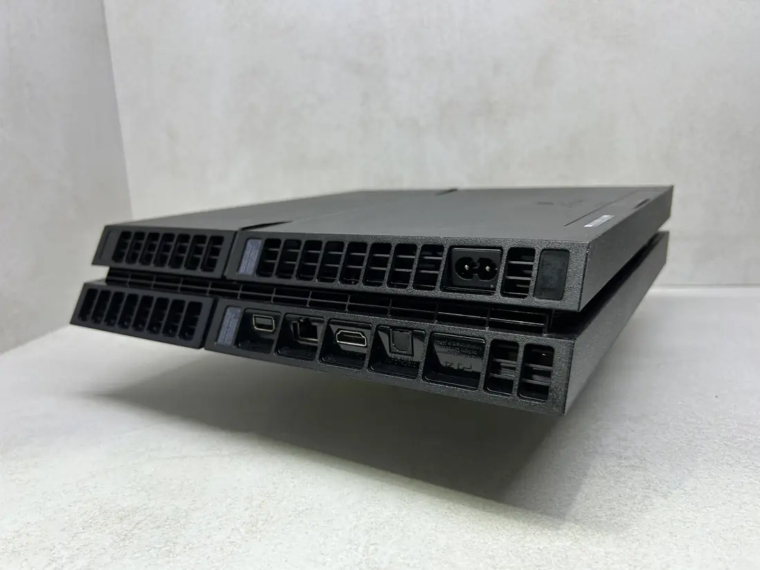 PS4 > 500gb / Fortnite + Roblox + eFootbal …