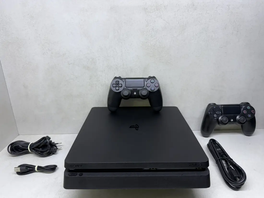 PS4 Slim > 500gb / Fortnite + Roblox + eFootbal …