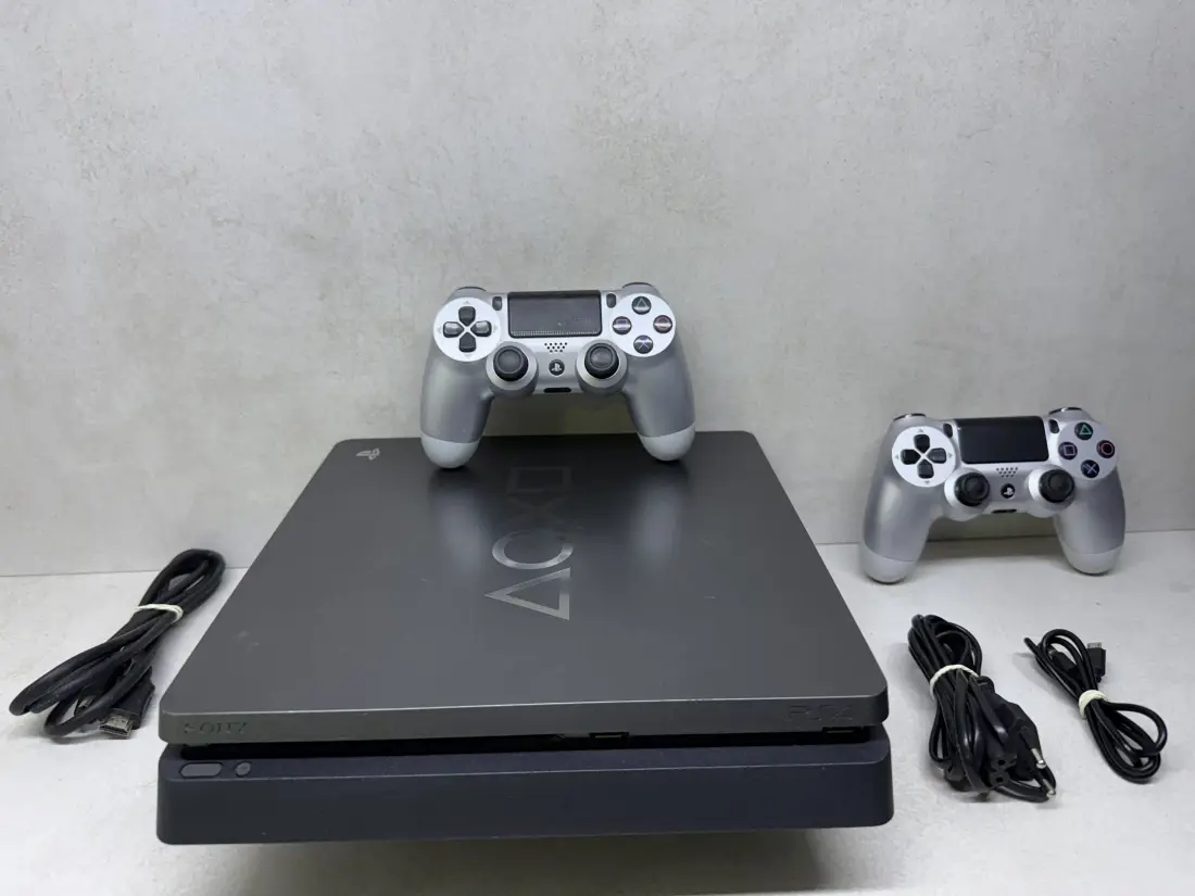 PS4 Slim > 1TB / 20-30 igara / 9.00 softver / DAYS OF PLAY
