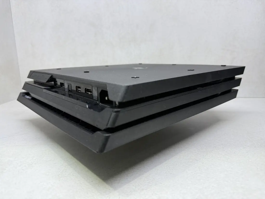 PS4 Pro > 1TB / Fortnite + Roblox + eFootbal …