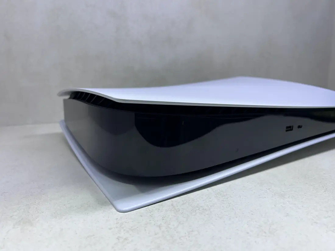 PS5 Digital > 825gb / Fortnite + Roblox + Astors …