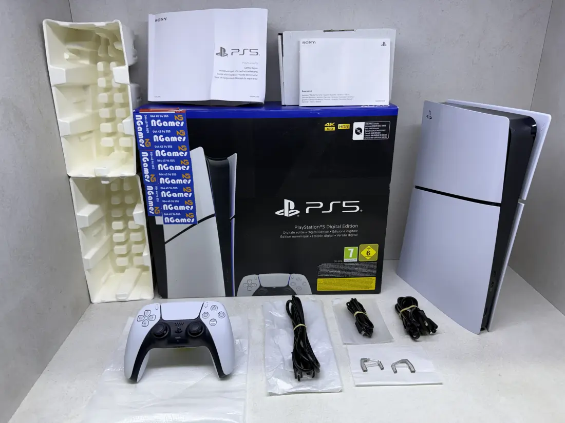 PS5 Slim Digital > 1TB / Fortnite + Roblox + Astors …/ + Kutija