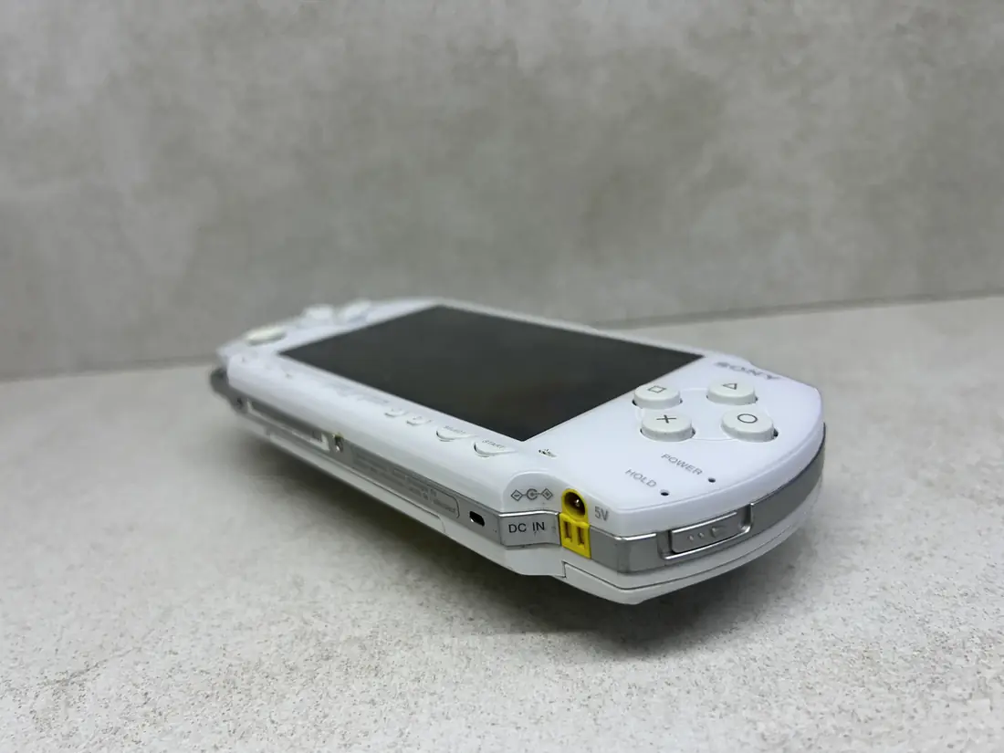 PSP 1000 > 64gb / 579 igara / + Emulatori