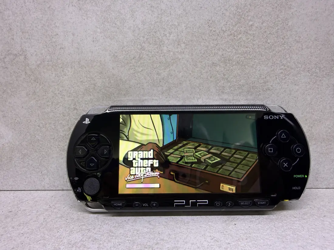 PSP 1000 > 64gb / 579 igara / + Emulatori