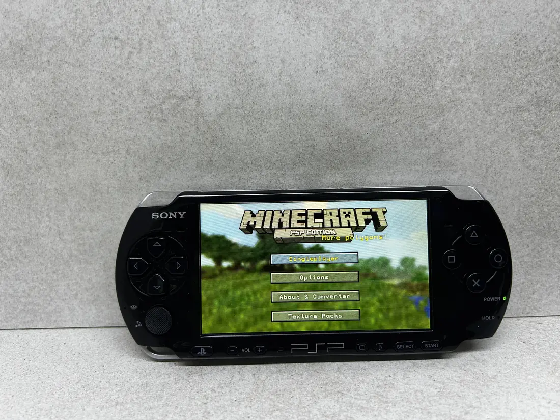 PSP 3000 Slim > 64gb / 579 igara / + Emulatori