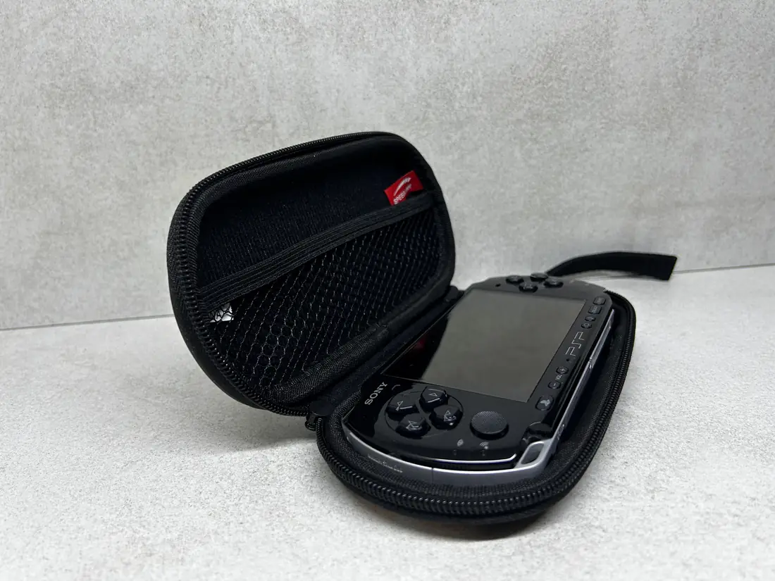 PSP 3000 Slim > 64gb / 579 igara / + Emulatori
