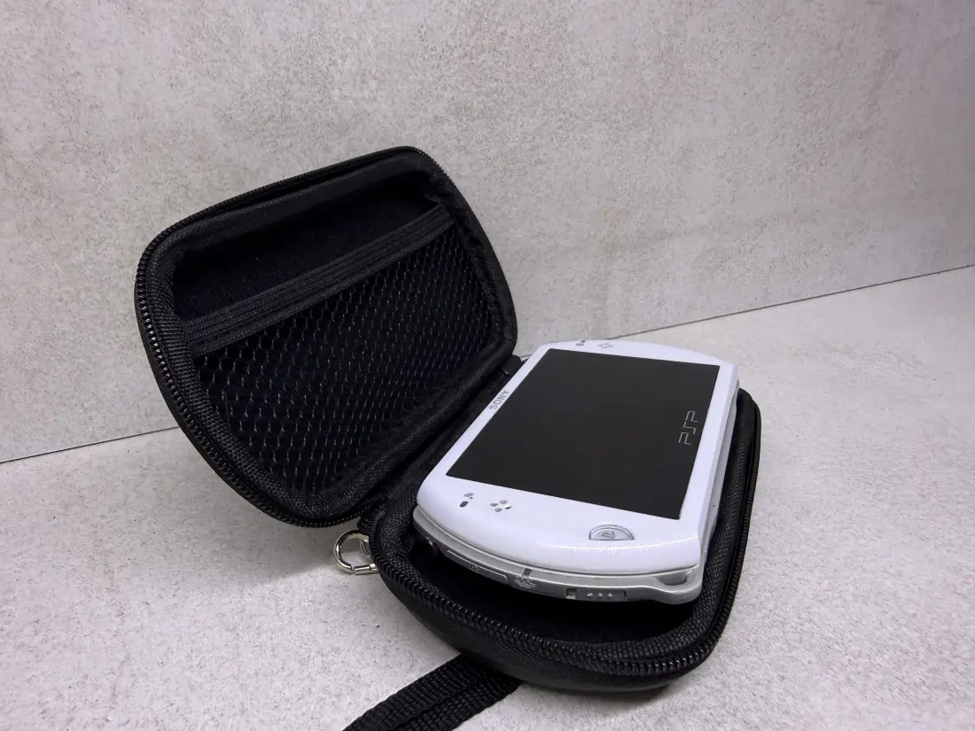 PSP GO > 16gb / 344 igre / + Emulatori