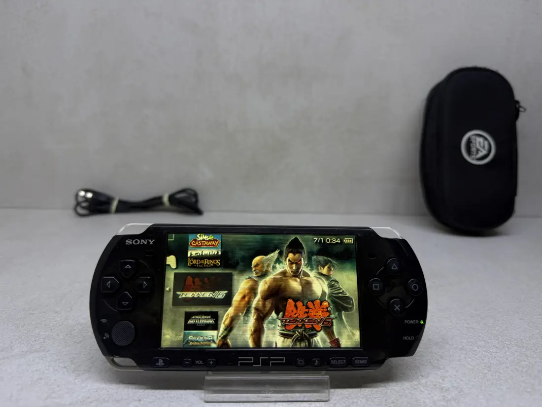 PSP 3000 Slim > 64gb / 579 igara / Black / + Emulatori