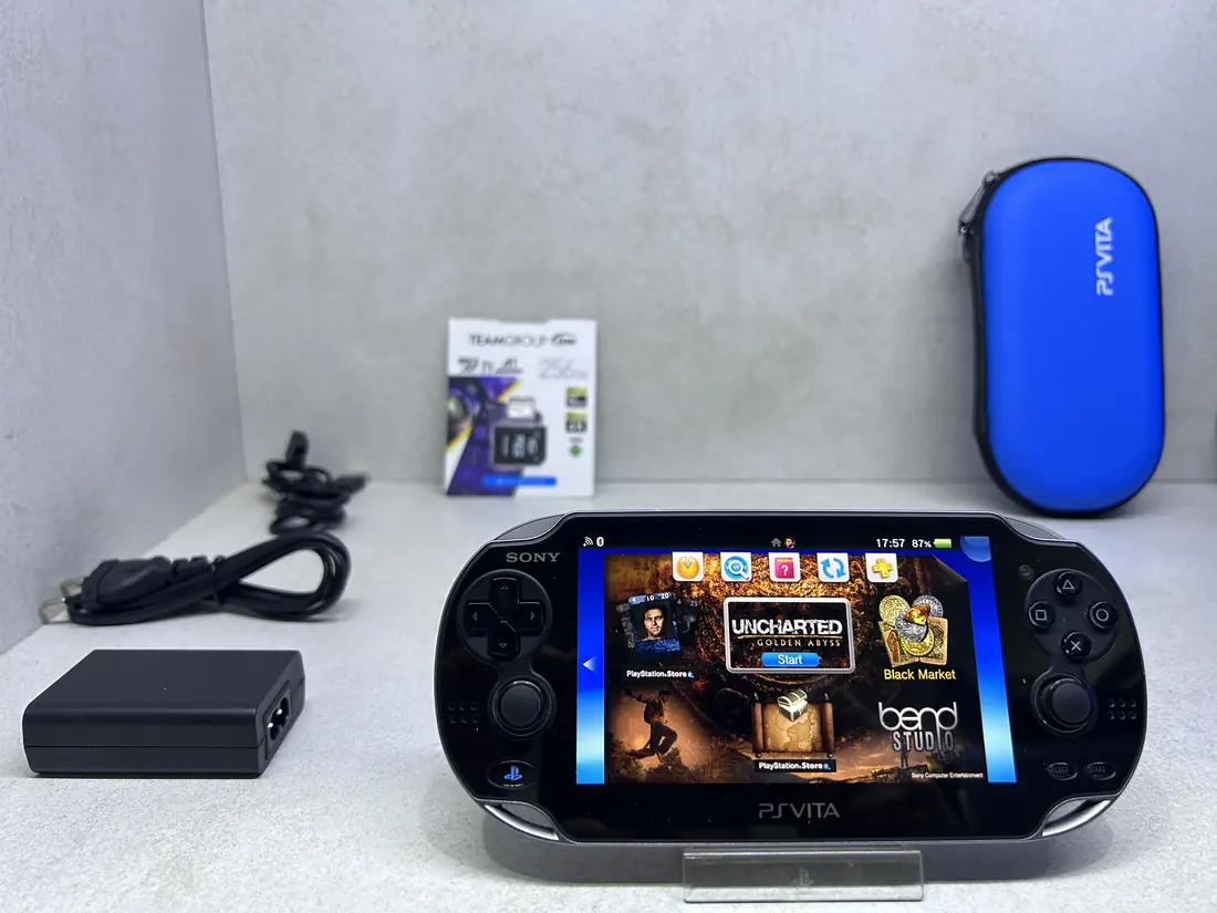 PS Vita OLED > 256gb / 689 igara / + Emulatori