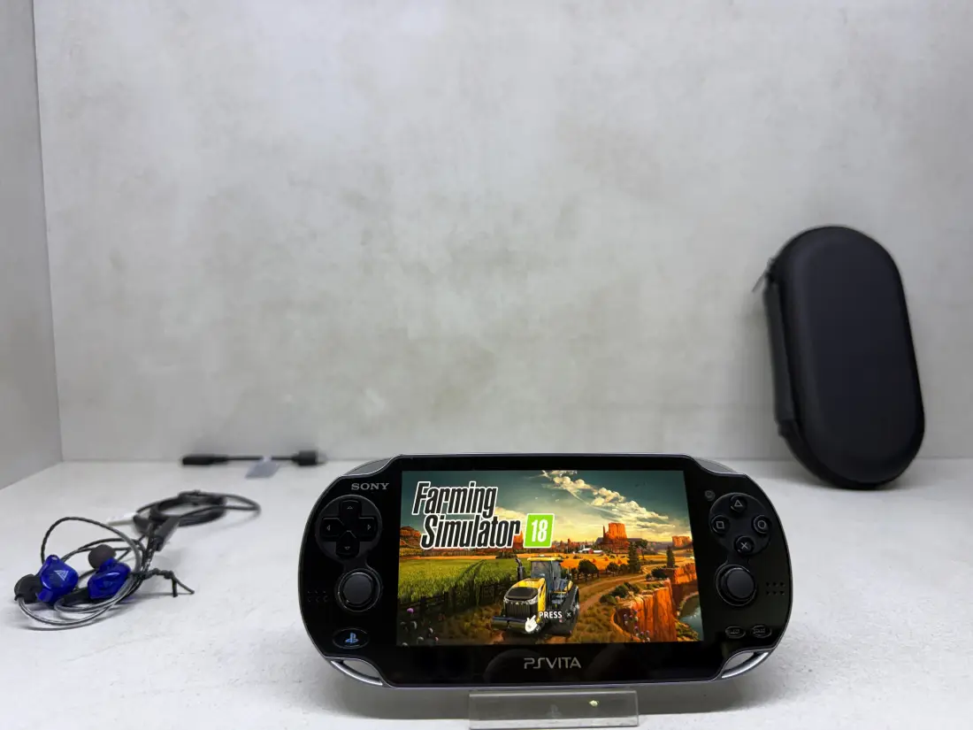 PS Vita OLED > 256gb / 689 igara / + Emulatori