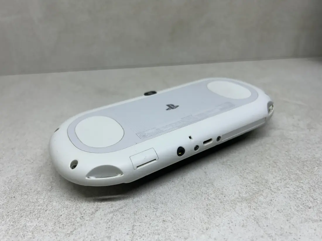 PS Vita LCD > 128gb / 580 igara / + Emulatori