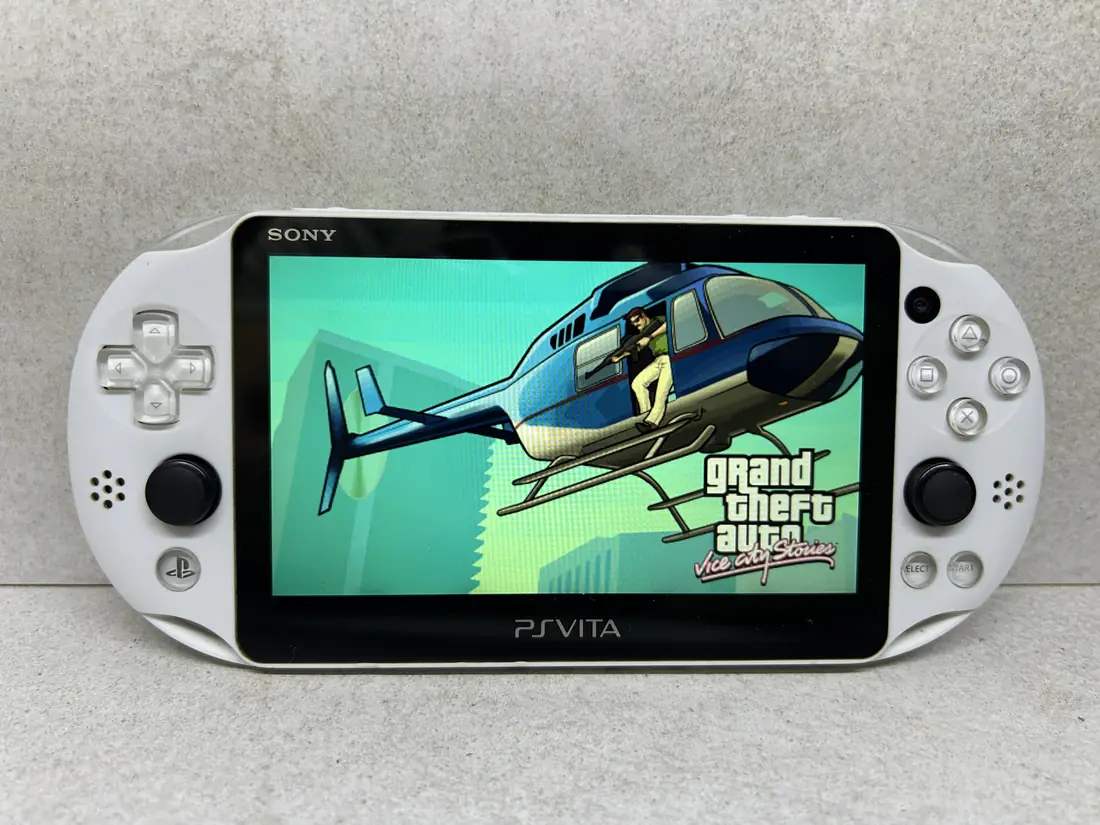 PS Vita LCD > 128gb / 580 igara / + Emulatori