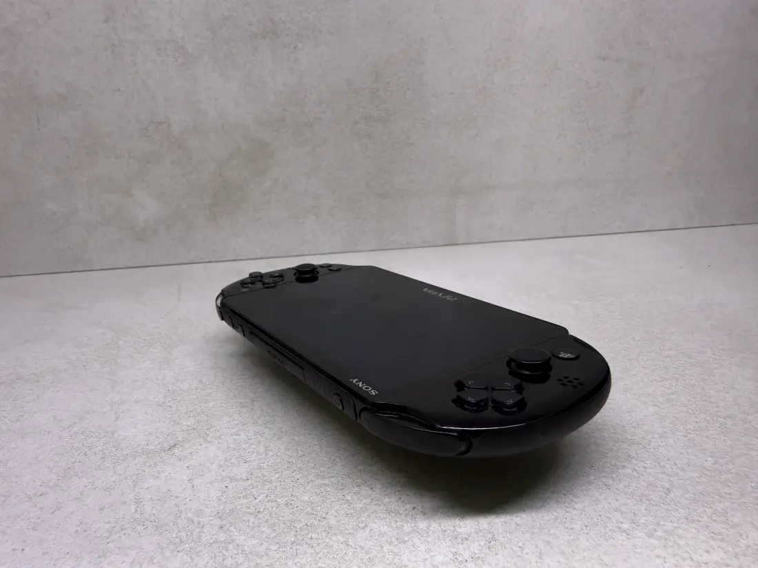 PS Vita LCD > 128gb / 580 igara / + Emulatori