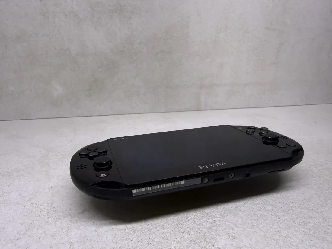 PS Vita LCD > 128gb / 580 igara / + Emulatori