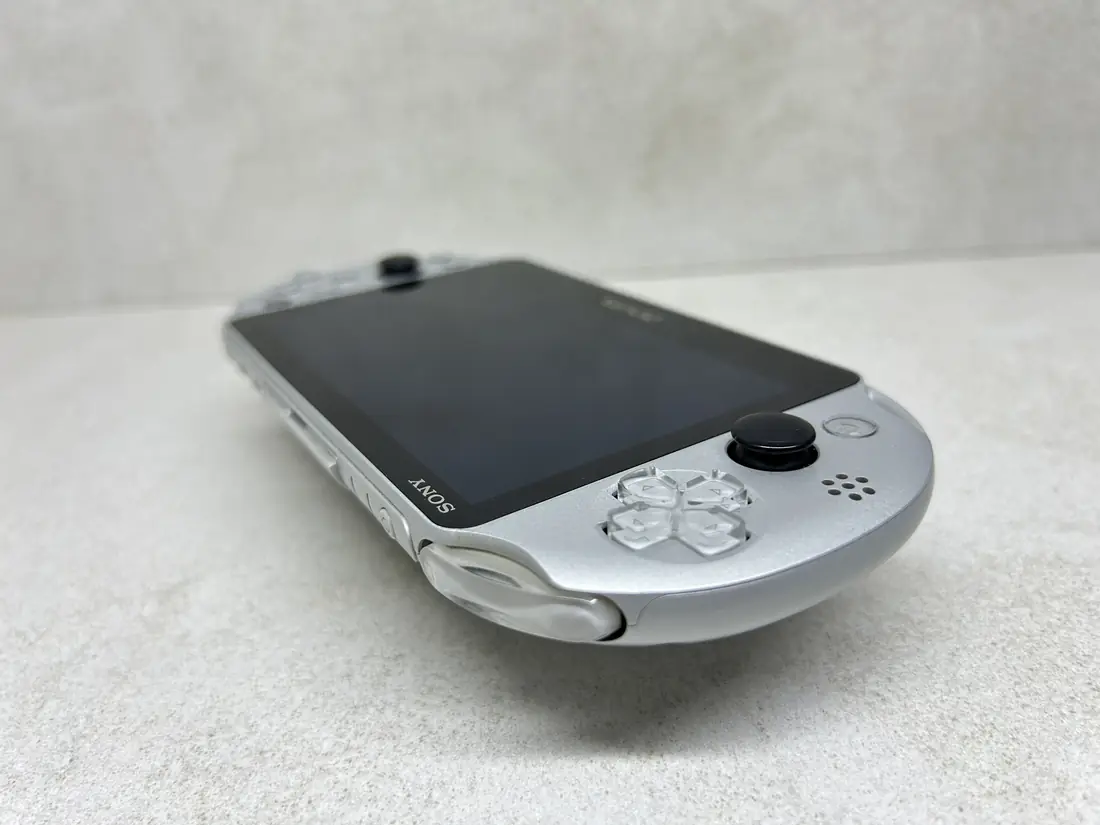 PS Vita LCD > 256gb / 689 igara / + Emulatori