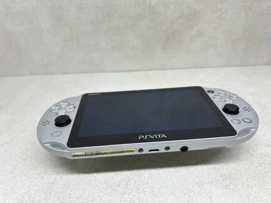 PS Vita LCD > 256gb / 689 igara / + Emulatori