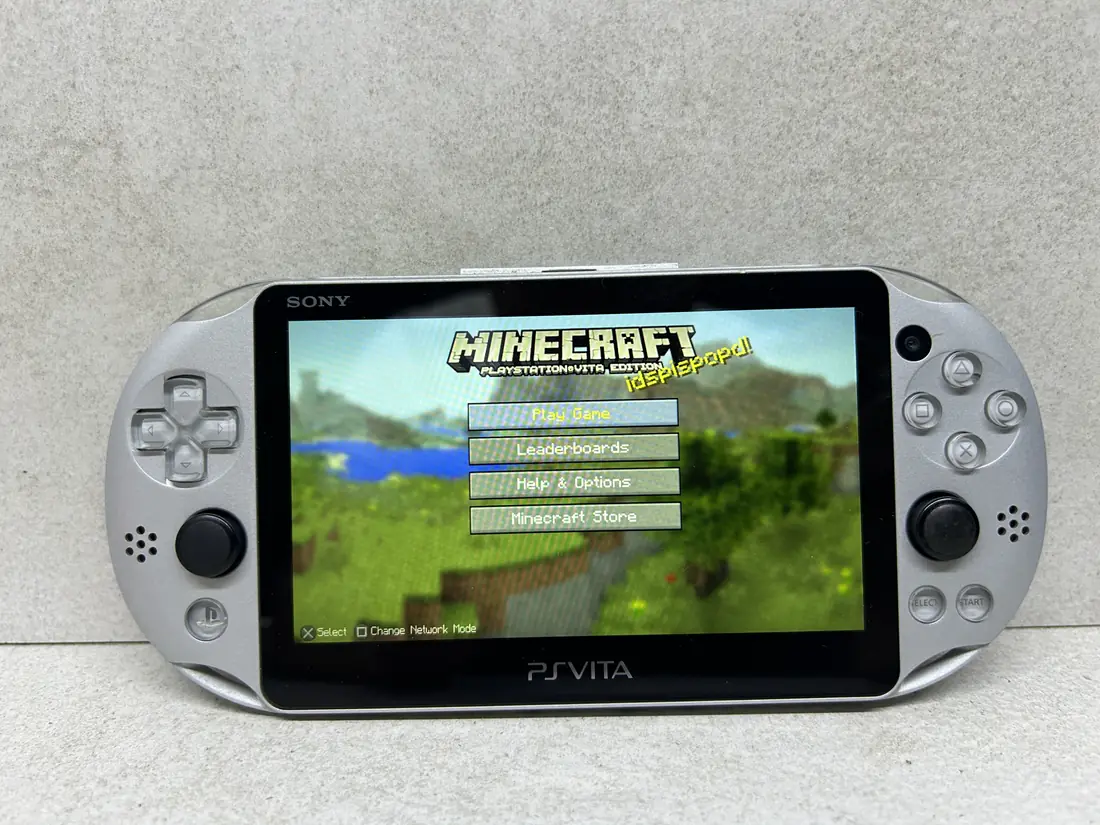 PS Vita LCD > 256gb / 689 igara / + Emulatori