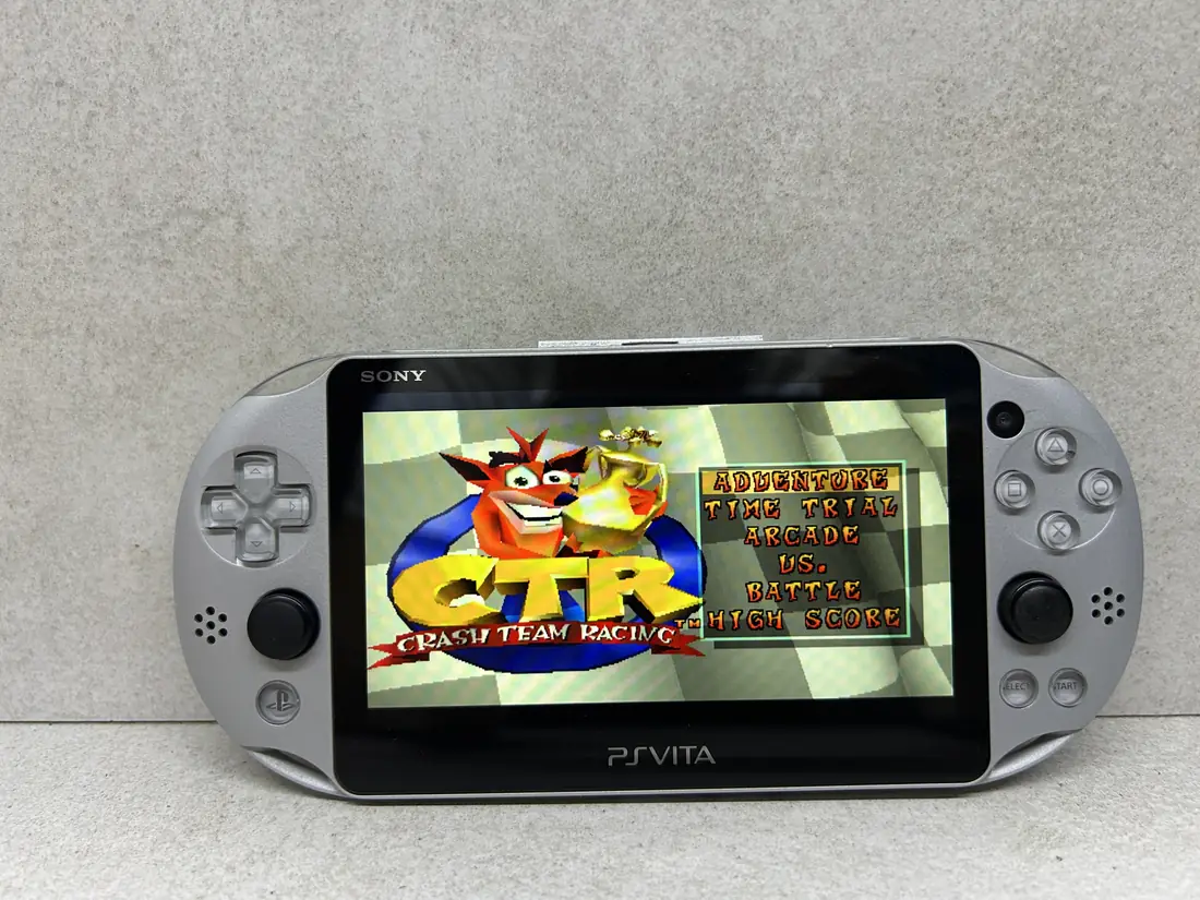 PS Vita LCD > 256gb / 689 igara / + Emulatori