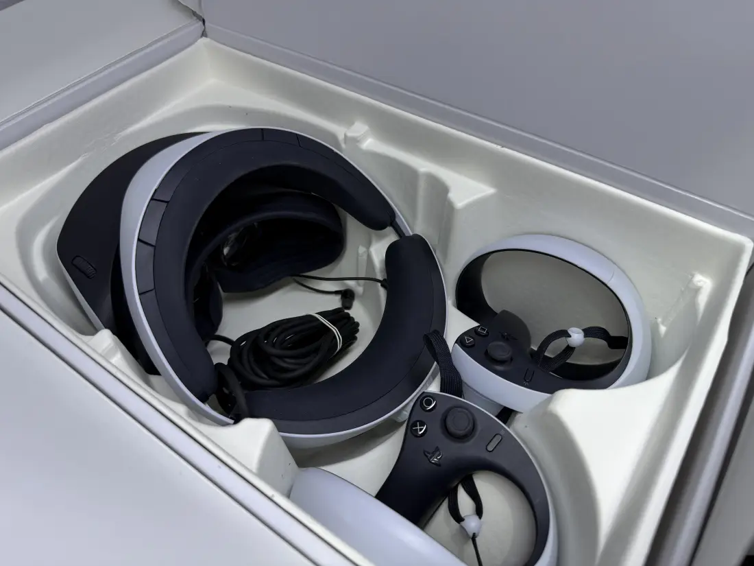 PS5 VR2 > VR naocare / Virtual Reality / + Kutija