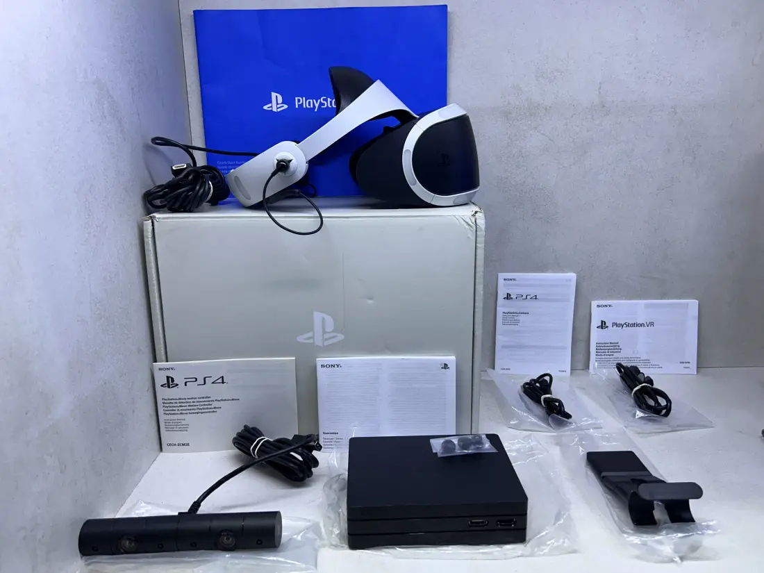 PS4 VR V2 > Headset / Kamera V2 + Postolje / + Kutija