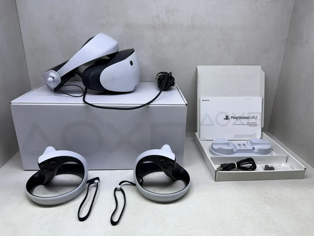 PS5 VR2 > VR naocare + Charger/Stand / Virtual Reality / + Kutija