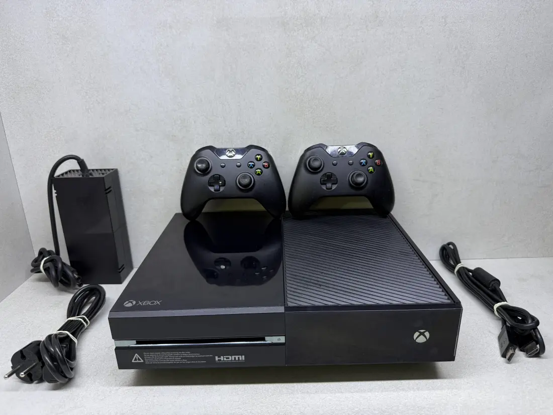 XBOX One > 500gb / Fortnite + Roblox + eFootbal …