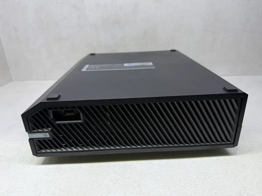 XBOX One > 500gb / Fortnite + Roblox + eFootbal …