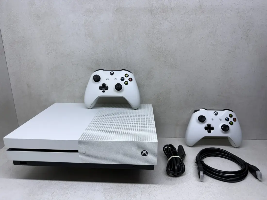XBOX One S > 500gb / Fortnite + Roblox + eFootbal …