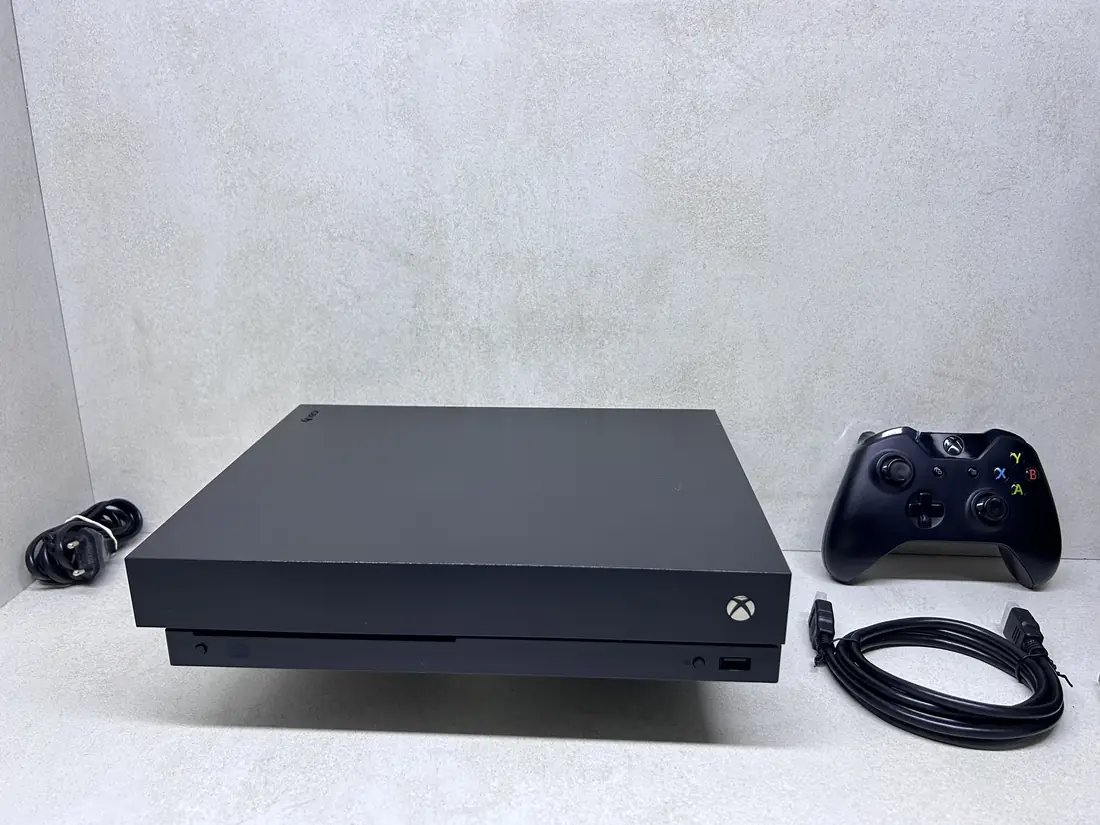 XBOX One X > 1TB / Fortnite + Roblox + eFootbal …