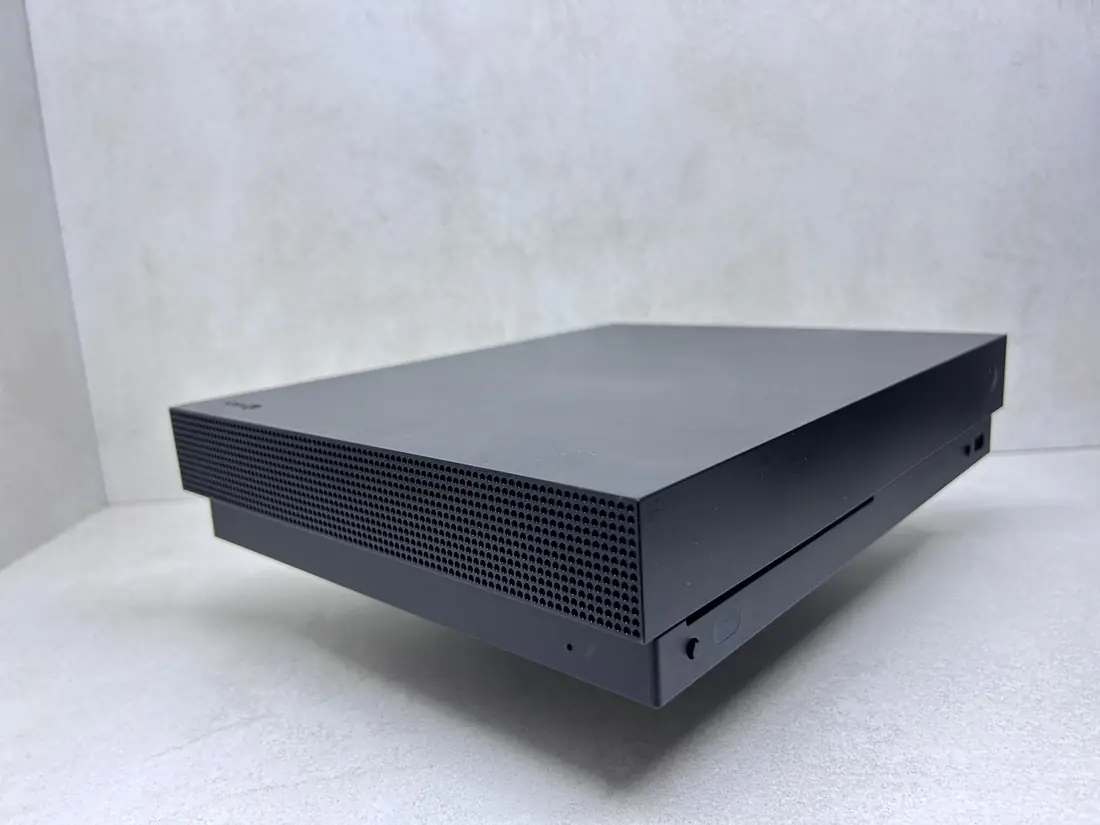 XBOX One X > 1TB / Fortnite + Roblox + eFootbal …