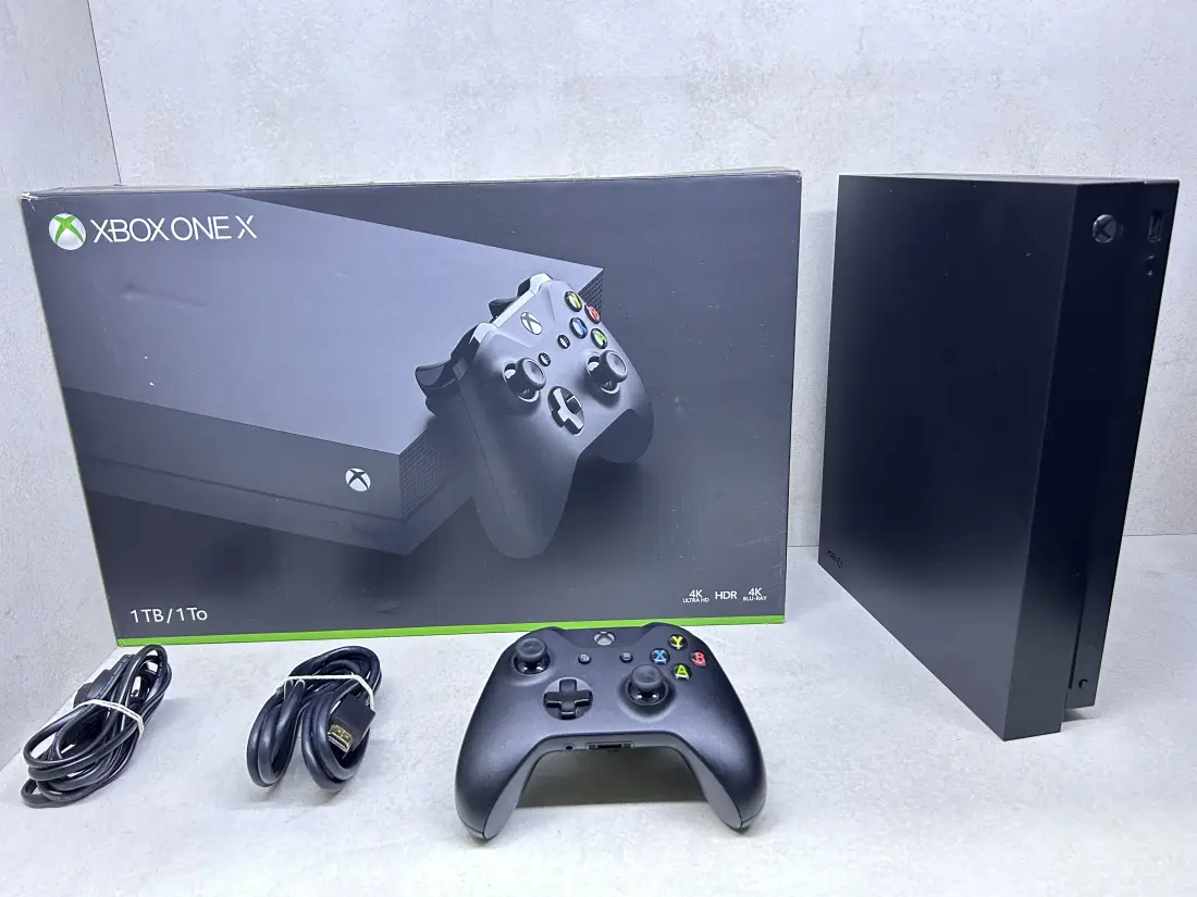 XBOX One X > 1TB / Fortnite + Roblox + eFootbal … / + Kutija