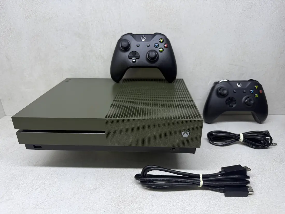 XBOX One S > 1TB / Fortnite + Roblox + eFootbal … / BLACK